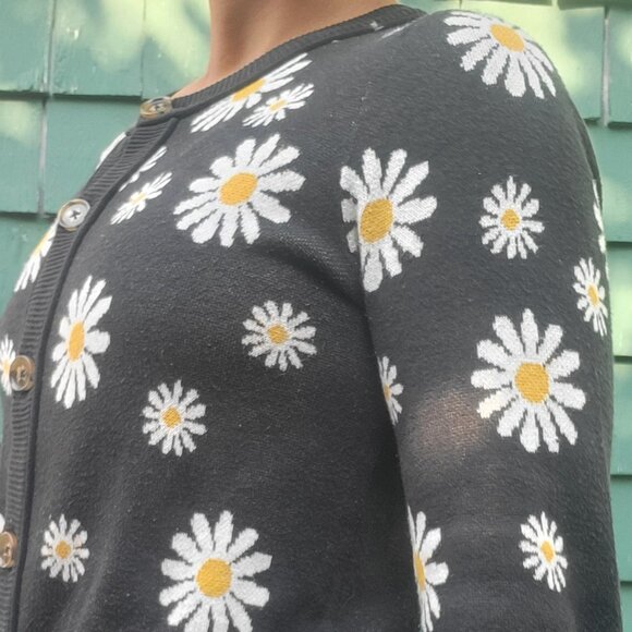 Vintage Daisy Print Cardigan - Picture 4 of 4